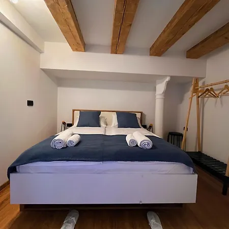 La Casa 77b Λιουμπλιάνα