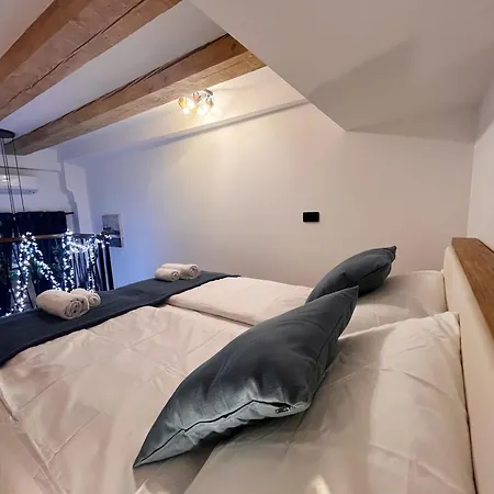 La Casa 77b Apartment